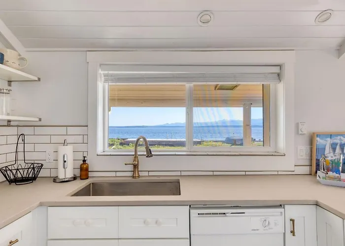 Mutiny Bay Cottage By Avantstay