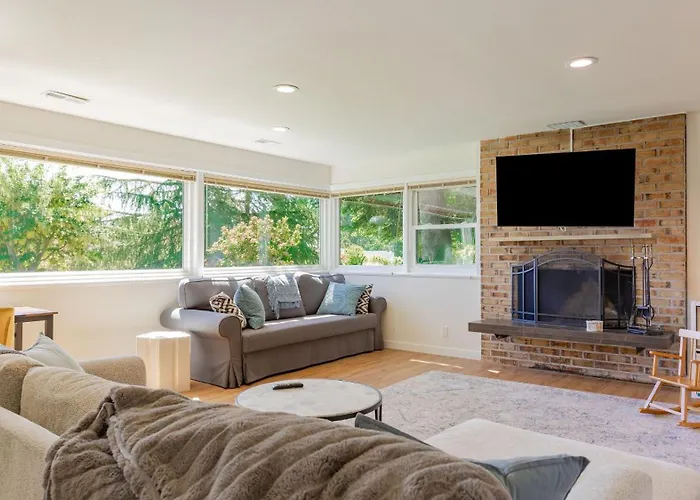Sunny Side Island Retreat By Avantstay